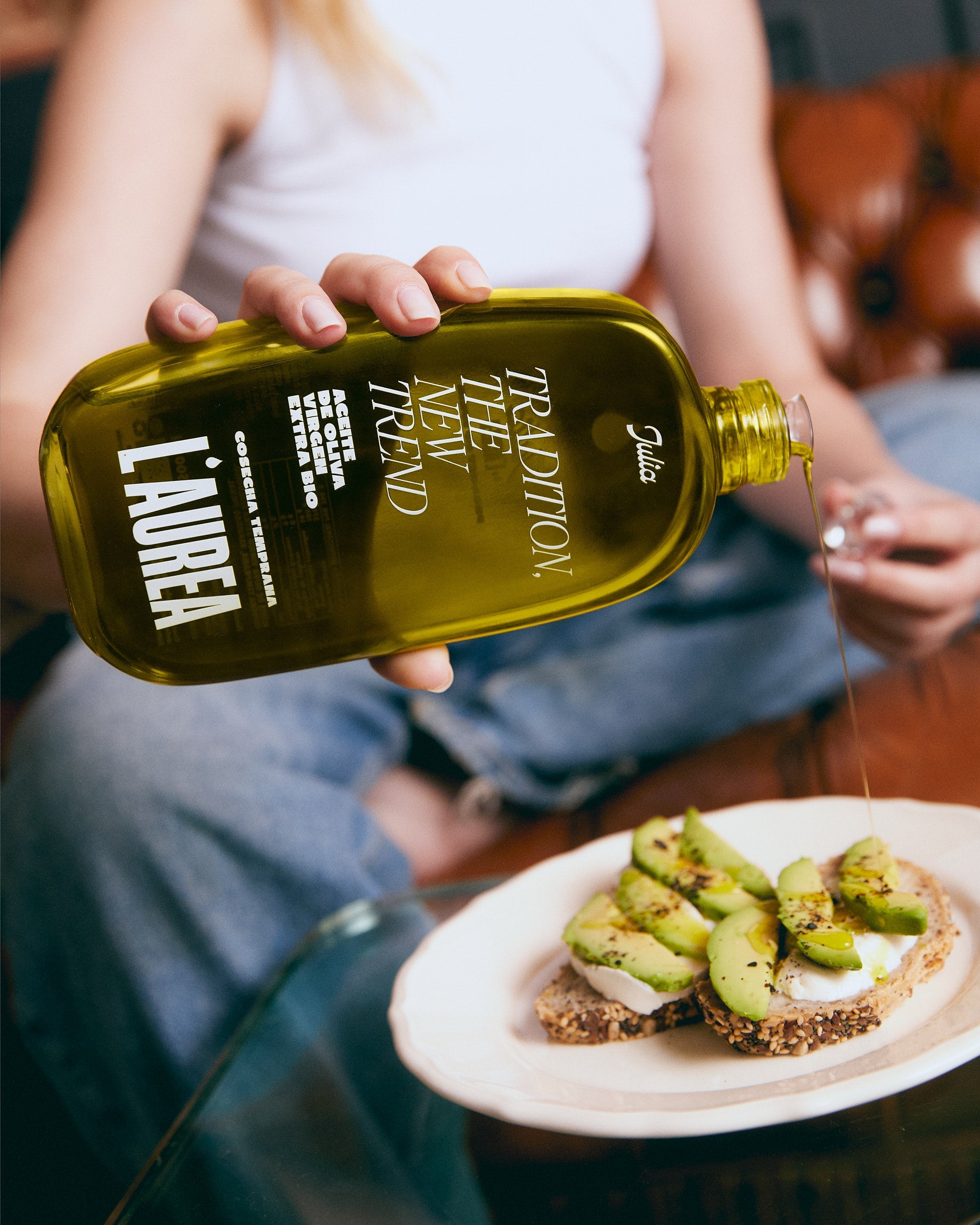 Julia: Premium Organic Extra Virgin Olive Oil | L'Aurea